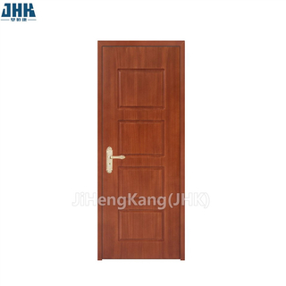 Porta del bagno con profilo porta in legno a filo